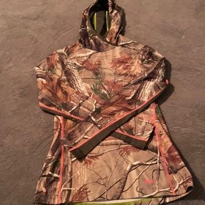 Camo UA fitted hoodie